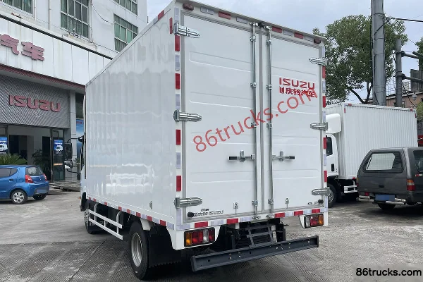 Qingling Isuzu M100 120hp 4X2(6 wheels) 5.175m Single Row Box Light Truck Body (3) | 86Trucks