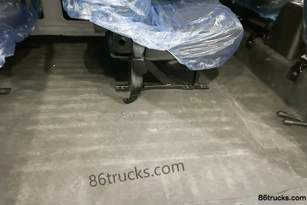 JAC Blue Cat M1 6-Seat Pure Electric Multi-Purpose Passenger Vehicle 50.38kWh Cargo Box (3) | 86Trucks