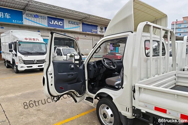 JAC EX6 4.01m Single Row Pure Electric Flatbed Micro Truck CATL 55kWh 4X2(6 wheels) Cab (1) | 86Trucks