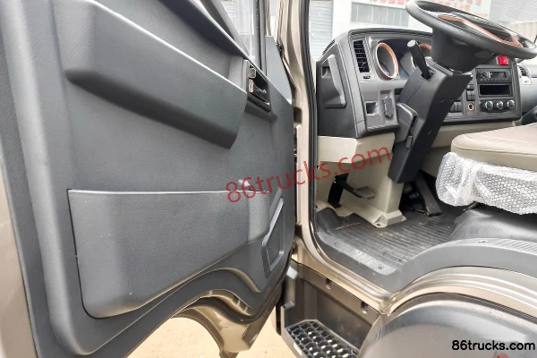 Sinotruk HOWO Hanjiang 155hp 4X2(6 wheels) 4.15m Single-Row Van Light Truck Cab (3) | 86Trucks