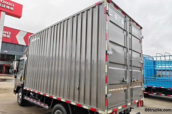Sinotruk HOWO Hanjiang 155hp 4X2(6 wheels) 4.15m Single-Row Van Light Truck Body (3) | 86Trucks