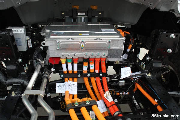 Sinotruk Hanjiang 4.15m Single Row Pure Electric Cargo Cage Truck CATL 140.41kWh 4X2(6 wheels) Chassis (1) | 86Trucks
