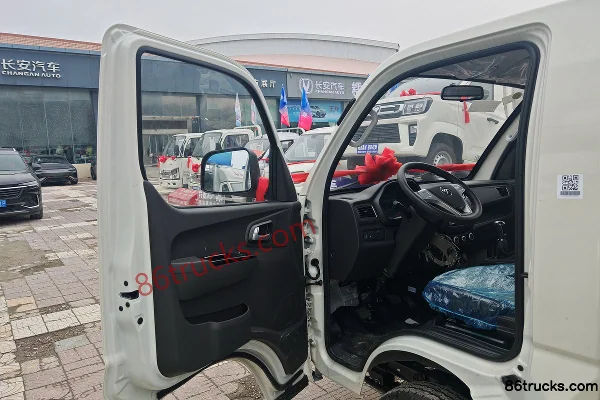 Foton Xiangling M1 Comfort 1.6L 105hp 4X2(6 wheels) CNG 3.3m Single Row Flatbed Micro Truck Cab (1) | 86Trucks