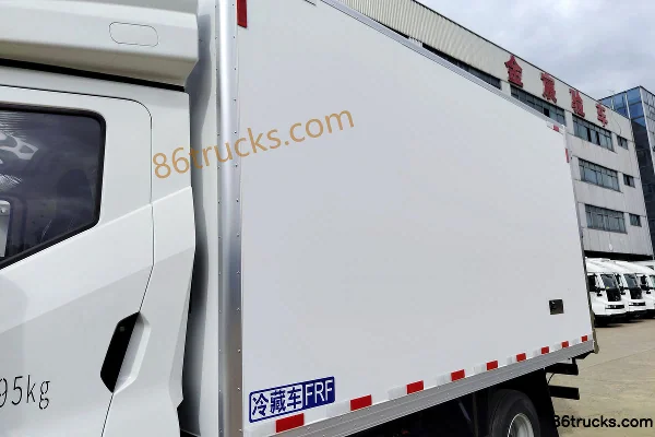 BYD T5 Tech Edition 4.5T 3.945m Single Row Pure Electric Refrigerated Truck 100kWh 4X2(6 wheels) Body (1) | 86Trucks