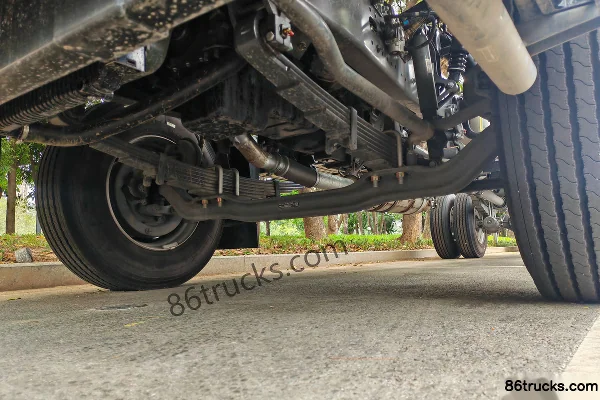 Sinotruk HOWO TX7 4.6L Diesel 245 hp 4X2(6 wheels) Sinotruk 8-Speed 7.8m Semi-Sleeper Van Cargo Truck Chassis (3) | 86Trucks