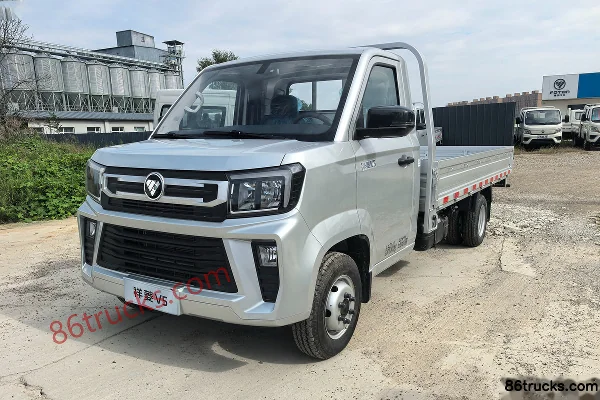 Foton V5 2L Gasoline 139 hp 4X2(6 wheels) Dongan 5-Speed 3.8m Single Row Flatbed Micro Truck Exterior (3) | 86Trucks