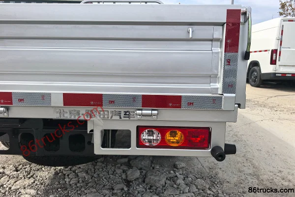 Foton V5 2L Gasoline 139 hp 4X2(6 wheels) Dongan 5-Speed 3.8m Single Row Flatbed Micro Truck Body (3) | 86Trucks