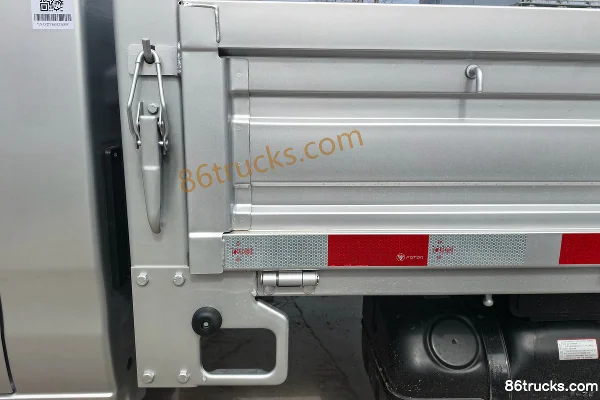 Foton V5 2L Gasoline 139 hp 4X2(6 wheels) Dongan 5-Speed 3.8m Single Row Flatbed Micro Truck Body (1) | 86Trucks