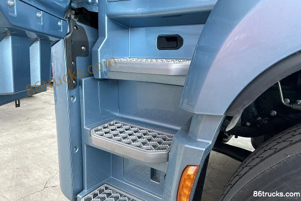 Auman Galaxy 3 8.5L Diesel 400 hp 6X2(8 wheels) ZF 12-Speed AMT Automatic Air Brake 9.53m Cab-Chassis Wing Van Truck (3) | 86Trucks