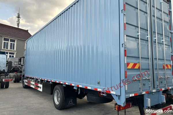 Auman Galaxy 3 8.5L Diesel 400 hp 6X2(8 wheels) ZF 12-Speed AMT Automatic Air Brake 9.53m Cab-Chassis Wing Van Truck Body (2) | 86Trucks