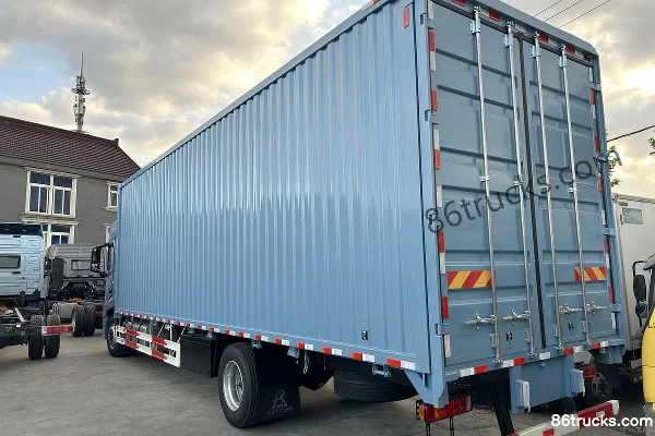 Auman Galaxy 3 8.5L Diesel 400 hp 6X2(8 wheels) ZF 12-Speed AMT Automatic Air Brake 9.53m Cab-Chassis Wing Van Truck Body (1) | 86Trucks