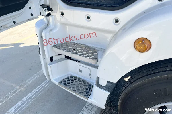 Sinotruk Sitrak G5 Heavy Truck 290 hp 4X2(6 wheels) 6.1m Van Cargo Truck (China VI) Cab (3) | 86Trucks