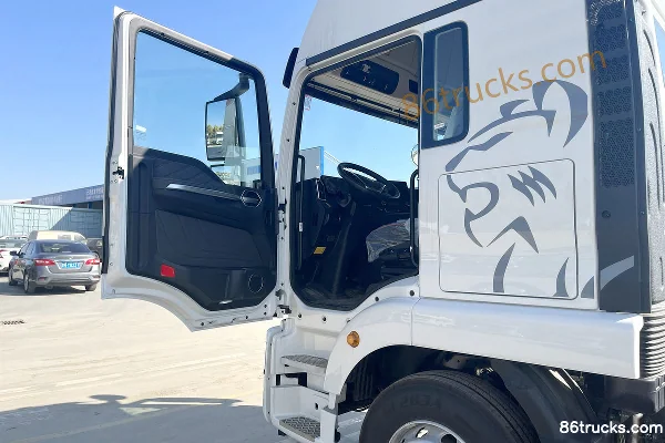 Sinotruk Sitrak G5 Heavy Truck 290 hp 4X2(6 wheels) 6.1m Van Cargo Truck (China VI) Cab (1) | 86Trucks