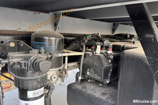 Sinotruk HOWO Hanjiang M 145hp 4X2(6 wheels) 4.15m Single-row Van Light Truck Chassis (3) | 86Trucks