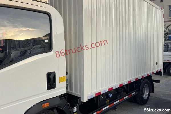 Sinotruk HOWO Hanjiang M 145hp 4X2(6 wheels) 4.15m Single-row Van Light Truck Body (3) | 86Trucks