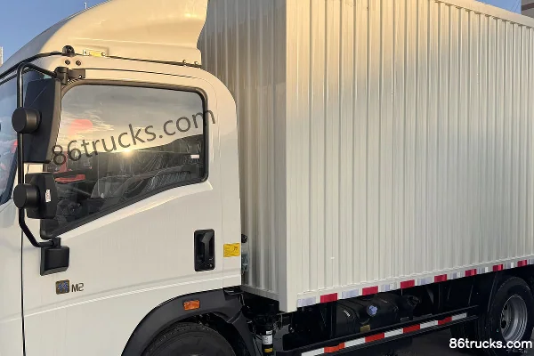 Sinotruk HOWO Hanjiang M 145hp 4X2(6 wheels) 4.15m Single-row Van Light Truck Body (1) | 86Trucks
