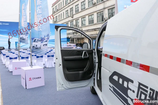 Dongfeng Ruilida V8E 2025 2-Seat Electric Panel Van CATL 53.58kWh Cab (2) | 86Trucks