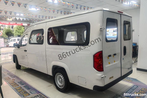 Yufeng Auto Huangjin Cang 2025 Model First Class Cabin 6-Seat Electric Light Bus CATL 53.58kWh Exterior (3) | 86Trucks