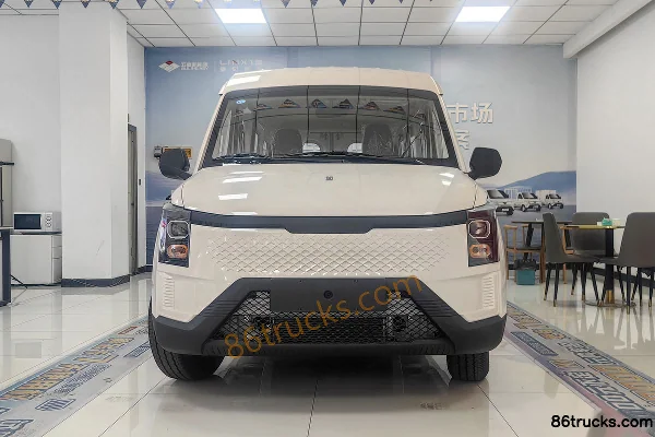 Yufeng Auto Huangjin Cang 2025 Model First Class Cabin 6-Seat Electric Light Bus CATL 53.58kWh Exterior