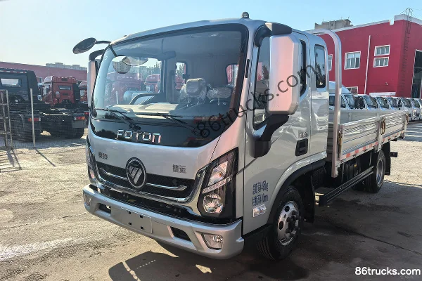 Foton Xinjieyun Youth Invincible Edition 2.5L Diesel 146hp 4X2(6 wheels) WLY 8-Speed 3.83m Semi-Row Flatbed Light Truck Exterior (3) | 86Tru
