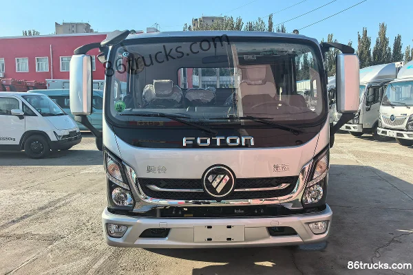 Foton Xinjieyun Youth Invincible Edition 2.5L Diesel 146hp 4X2(6 wheels) WLY 8-Speed 3.83m Semi-Row Flatbed Light Truck Exterior (2) | 86Tru