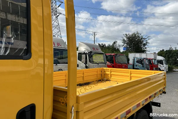FAW Jiefang Hu VR 140 ch 4X2(6 roues) camion léger à ridelles double cabine 3,2 m Carrosserie (1) | 86Trucks