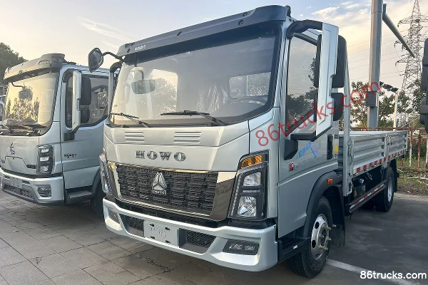 Sinotruk HOWO Tongshuai 151hp 4X2(6 wheels) 4.15m single-row flatbed light truck Exterior (3) | 86Trucks