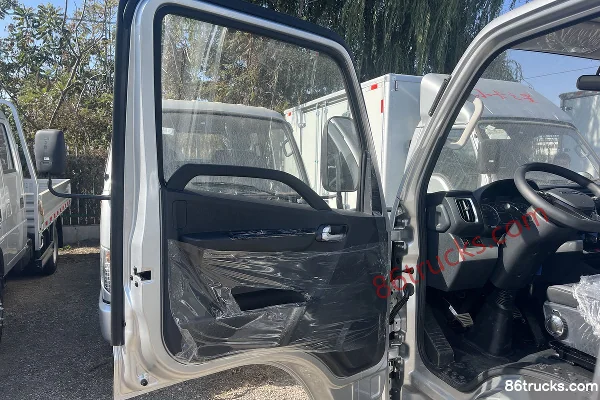 Shidai Linghang S1 2.2L CNG 133hp 4X2(6 wheels) 3.19m double-row flatbed micro truck Cab (2) | 86Trucks