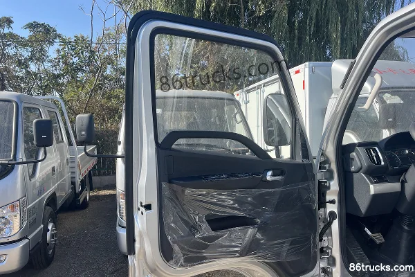 Shidai Linghang S1 2.2L CNG 133hp 4X2(6 wheels) 3.19m double-row flatbed micro truck Cab (1) | 86Trucks