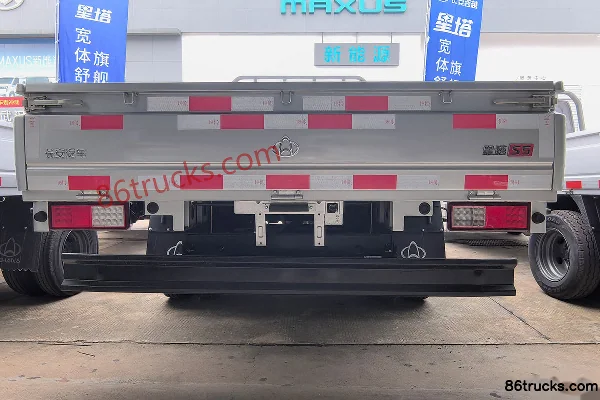 Changan Kuayue Xingta Luxury Edition 2L Gasoline 139hp 4X2(6 wheels) WLY 5-Speed Hydraulic Brake 3.05m Double Row Flatbed Micro Truck Body (