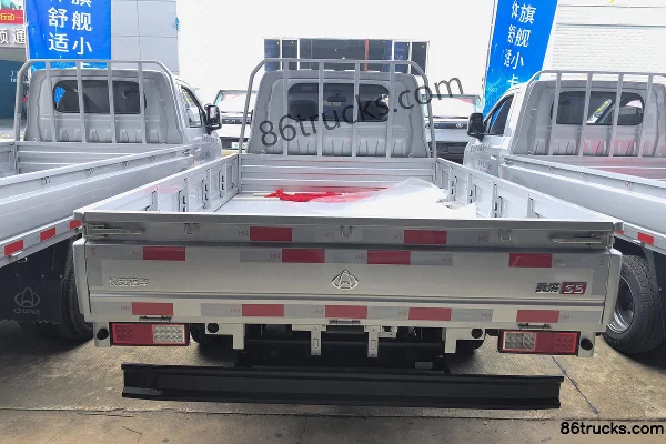 Changan Kuayue Xingta Luxury Edition 2L Gasoline 139hp 4X2(6 wheels) WLY 5-Speed Hydraulic Brake 3.05m Double Row Flatbed Micro Truck Body (