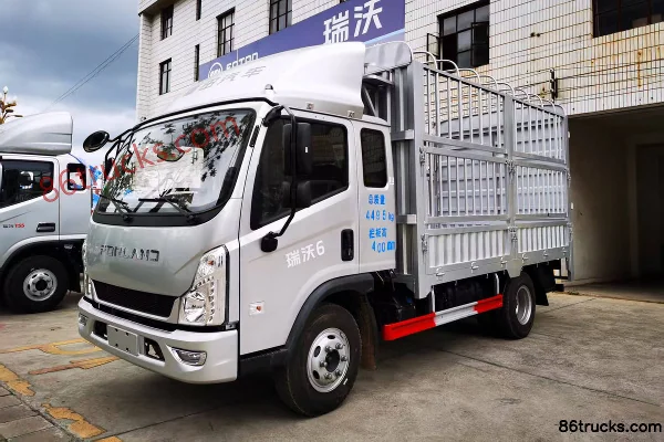 Foton 6 2.5L Diesel 160hp 4X2(6 wheels) Fast Gear 8-Speed 3.82m Semi-Cab Stake Truck Exterior