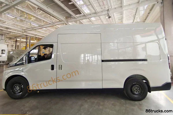 King Long Chuangwei Hongtu 3-Seat Super High Roof Pure Electric Enclosed Cargo Van 88kWh Exterior (3) | 86Trucks