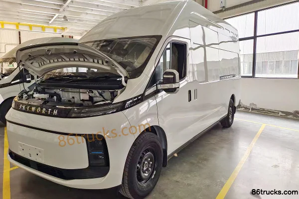 King Long Chuangwei Hongtu 3-Seat Super High Roof Pure Electric Enclosed Cargo Van 88kWh Exterior (2) | 86Trucks