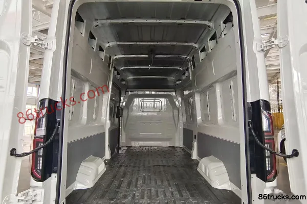 King Long Chuangwei Hongtu 3-Seat Super High Roof Pure Electric Enclosed Cargo Van 88kWh Cargo Box (2) | 86Trucks