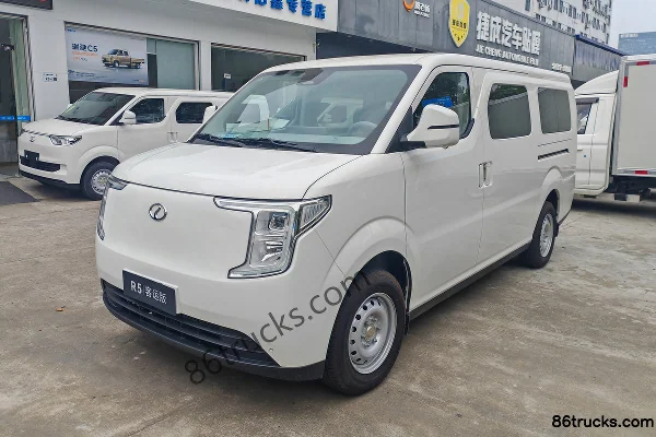 Ruichi R5 Passenger Version 2025 Model Zhixing Supercharge Pioneer II 6-Seat Pure Electric Light Bus CATL 52.16kWh Exterior (3) | 86Trucks