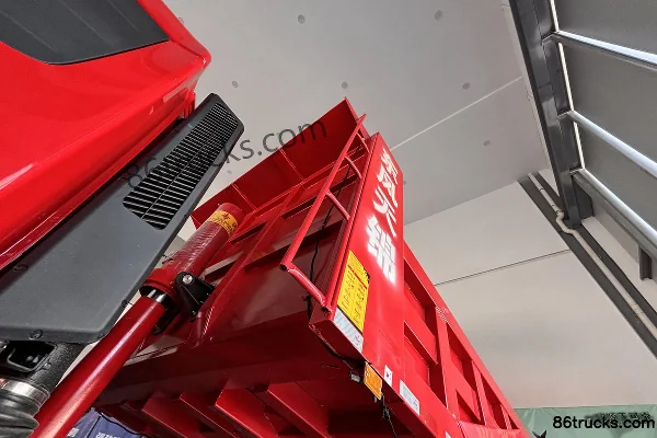 Dongfeng Commercial Vehicle Tianjin KC 270hp 4X2(6 wheels) Fast Gear 10-speed 5.4m Dump Truck Body (2) | 86Trucks