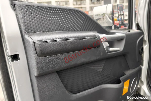 Sinotruk HOWO Hanjiang PRO 170hp 4X2(6 wheels) 4.15m AT Automatic Single Row Cargo Cage Light Truck Cab (3) | 86Trucks
