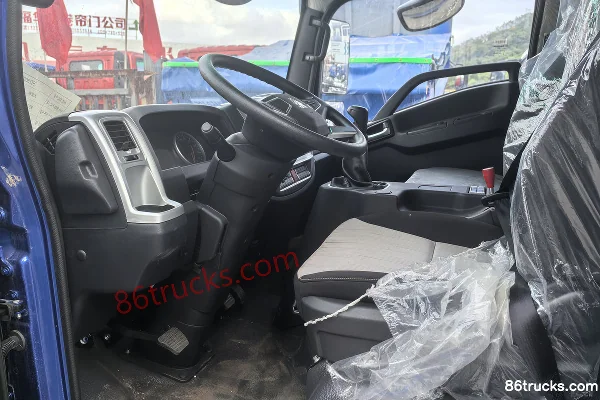 Sinotruk V1 160hp 4X2(6 wheels) 3.15m dump truck Cab (3) | 86Trucks