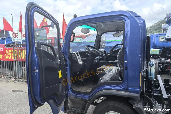 Sinotruk V1 160hp 4X2(6 wheels) 3.15m dump truck Cab (2) | 86Trucks