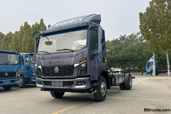 Sinotruk HOWO Tongsai 2.5L Diesel 180hp 4X2(6 wheels) Sinotruk 12-speed 4.15m single-row van light truck Exterior (3) | 86Trucks