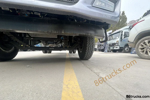 Sinotruk HOWO Tongsai 2.5L Diesel 180hp 4X2(6 wheels) Sinotruk 12-speed 4.15m single-row van light truck Chassis (3) | 86Trucks