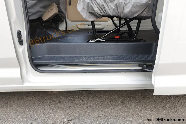 Changan Kuayue Star V7EV 2025 Comfort 9-Seat Electric Light Bus CATL 50.23kWh Cargo Box (2) | 86Trucks