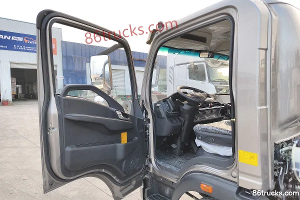 Sinotruk HOWO Hanjiang 2025 Model 170hp 4X2(6 wheels) 4.15m Single Row Flatbed Light Truck (Fast Gear 8-speed) Cab (1) | 86Trucks