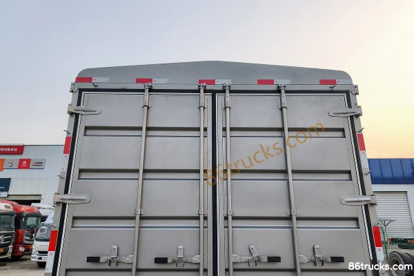 Sinotruk HOWO Hàn Jiāng 2.5L Diesel 180 ch 4X2(6 roues) Sinotruk 8 vitesses 4,15 m cabine simple ridelle Camion léger Carrosserie (3) | 86Tr