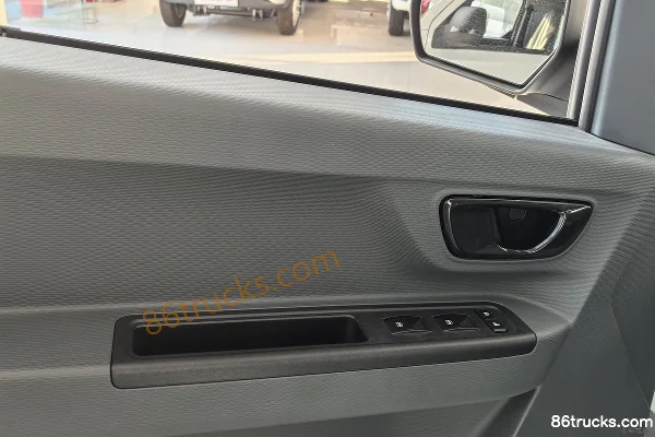 FARIZON Xingxiang V6E Function Edition 6-Seat Pure Electric Light Passenger Vehicle Zhixin 35.6kWh Cab (3) | 86Trucks