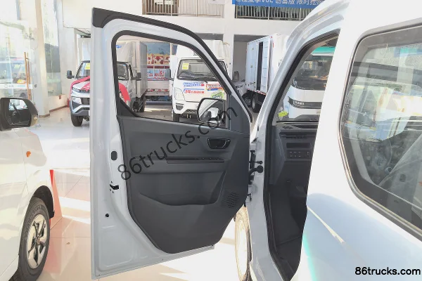 FARIZON Xingxiang V6E Function Edition 6-Seat Pure Electric Light Passenger Vehicle Zhixin 35.6kWh Cab (1) | 86Trucks