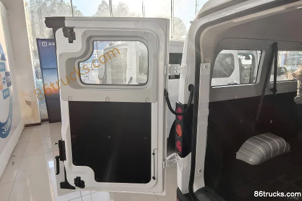 FARIZON Xingxiang V6E Function Edition 6-Seat Pure Electric Light Passenger Vehicle Zhixin 35.6kWh Cargo Box (1) | 86Trucks