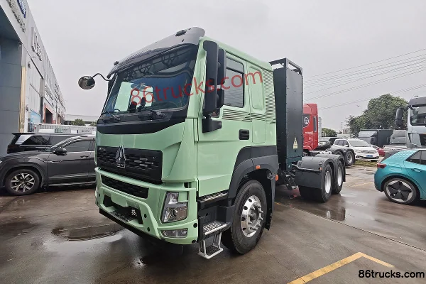 Sinotruk HOWO V7-X Standard Transport Edition 6X4(10 wheels) Battery Electric Tractor Truck CATL 400kWh Exterior (3) | 86Trucks