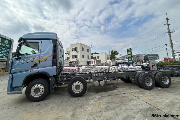 Sinotruk HOWO HOWO TS7 Wozun Edition 11.1L Diesel 460 hp 8X4(12 wheels) Sinotruk 12-Speed 9.6m Stake Cargo Truck Exterior (2) | 86Trucks